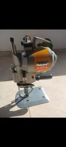Vende- se máquina de corte
