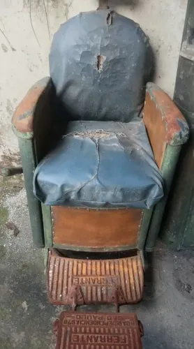 Cadeira de barbeiro antiga marca Ferrante