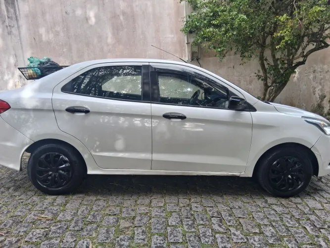Ford KA+ Sedan 1.5 16V Flex 4P 2015