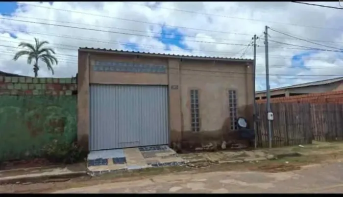 Casa parcelada com entrada 