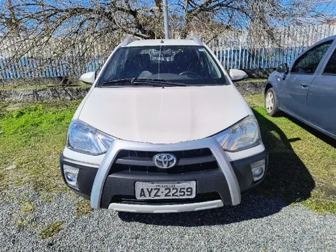 Toyota Etios Cross 1.5 Flex 16V 5P Mec. 2015