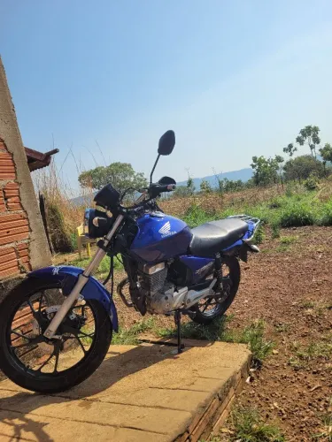 Vendo titan 150 carburada