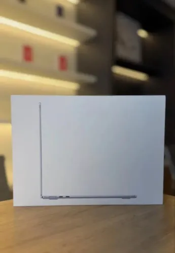 MACBOOK AIR M5- 512 SSD- 16 RAM-13 POLEGADAS- NOVO LACRADO-AZUL CÉU 
