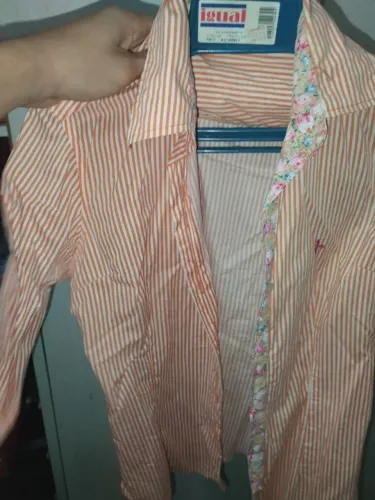 Camisa com botão