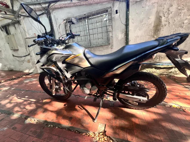 VENDO XRE 300 ADVENTURE - 30 mil