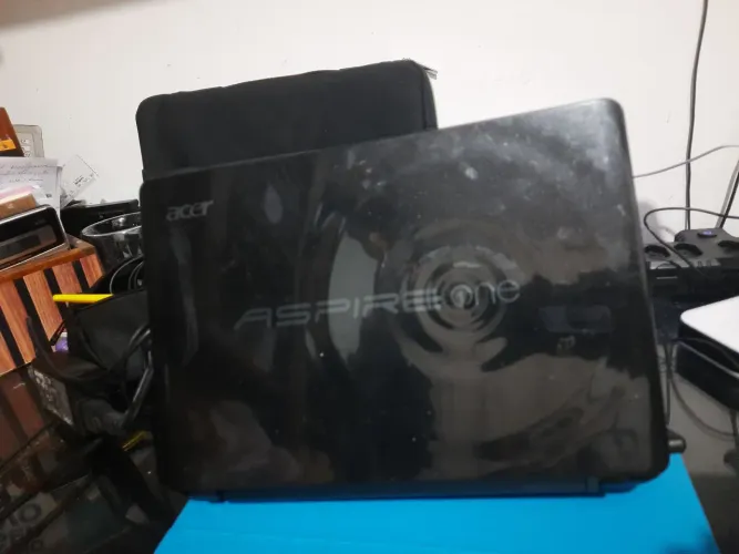 Netbook Acer Aspire One (Para Conserto / Peças) + Carregador