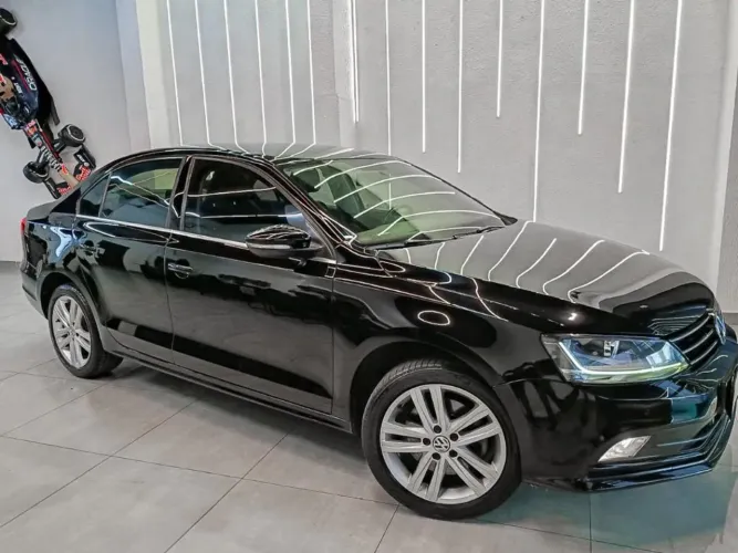 Volkswagen Jetta Highline TSI 2.0 8V 120cv Gasolina Tiptronic 2017