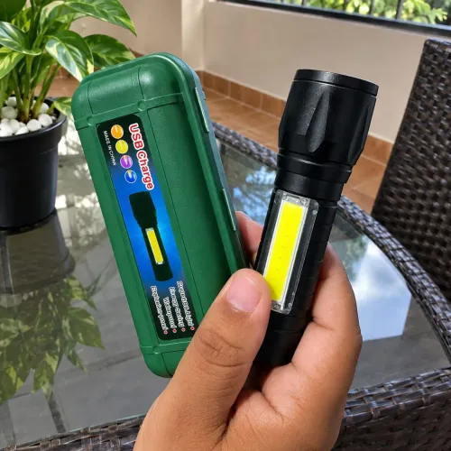 Lanterna Militar Com Led Na Caixa