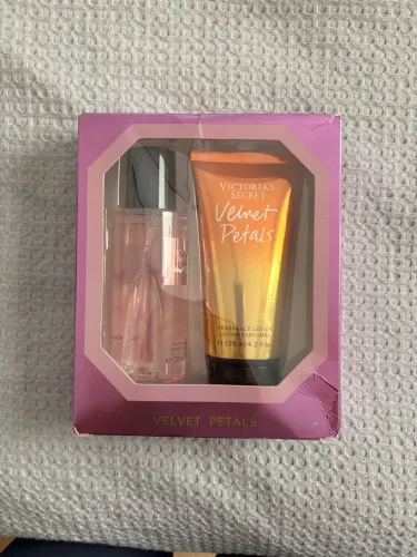 Conjunto body splash e creme corporal Victoria secrets