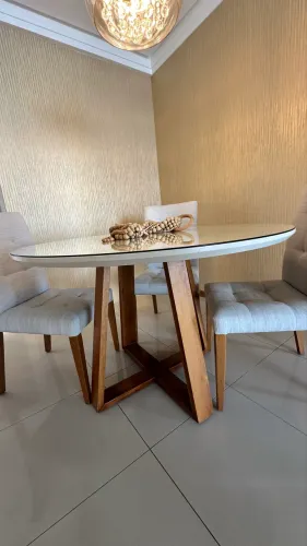 Mesa de jantar redonda 4 cadeiras