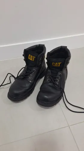 Bota CAT Caterpillar Original Tamanho 41 Couro Legitimo Oil Resistant - Usado Excelente