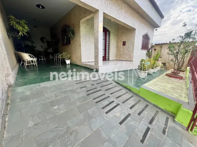 Casa ampla com 4 quartos e suíte!