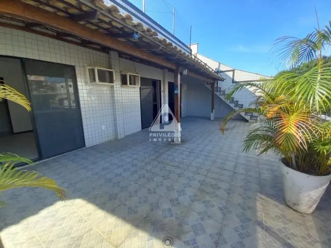 Cobertura Linear Aconchegante a Passos da Praia! Imagine morar a apenas 11 minutos