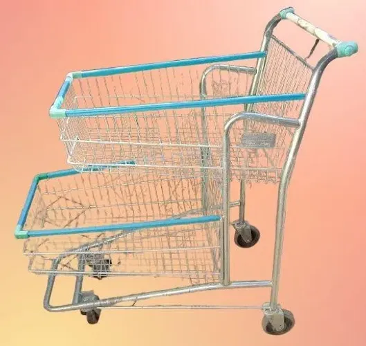 Carrinho de compras, duplos cestos. R$ 300