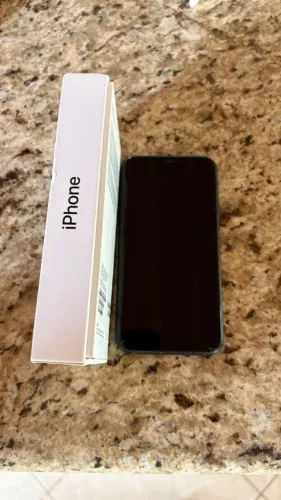 Iphone XR 64GB na caixa - ótimo estado R$650