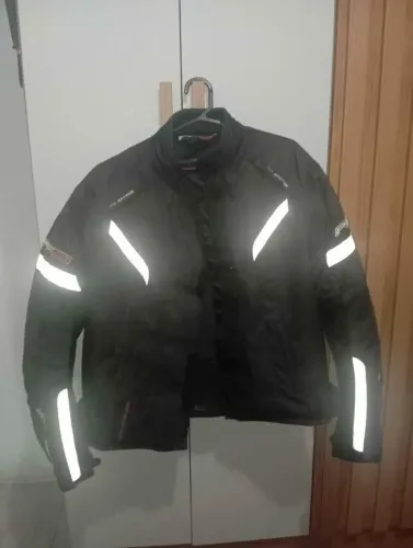 Vendo jaqueta PF2 em perfeito estado faço entrega com taxa