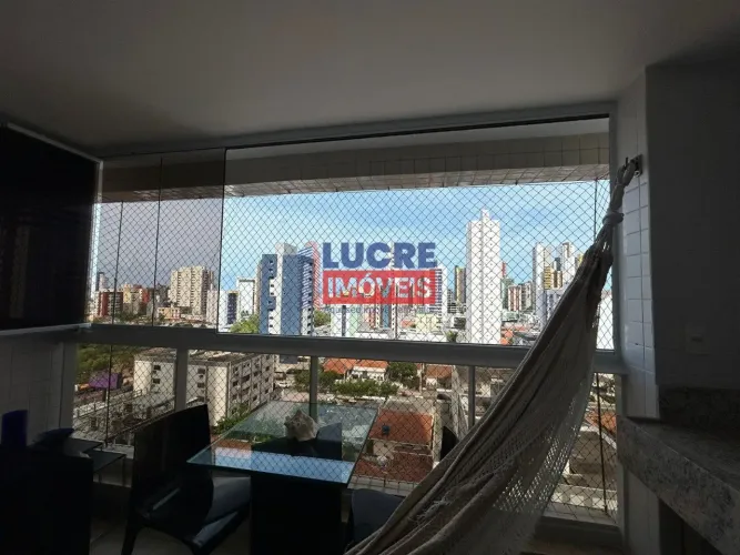 Três suites no bairro de Manaira