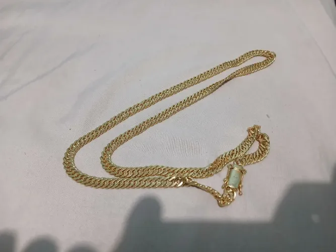 Cordão dourado, moeda antiga, 50 pra vender hoje!!
