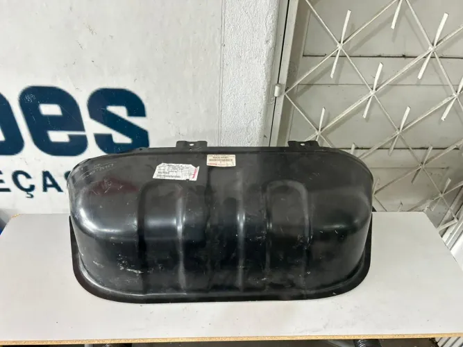 Painel caixa roda Traseiro Esquerdo Toyota Hilux 2005 a 2015
