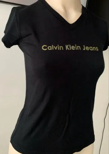 Camisa Babylook Calvin Klein
