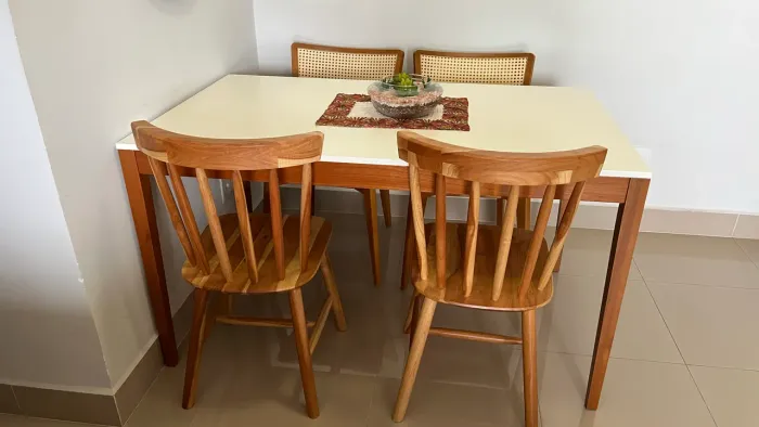 Mesa jantar (tokstok)