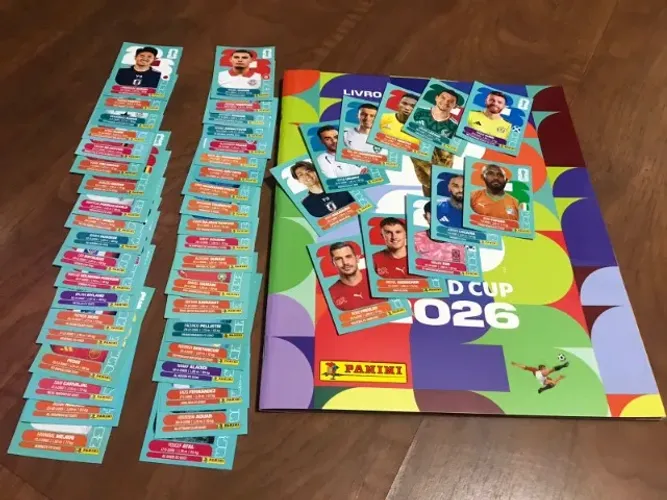 50 Figurinhas Jogadores Copa 2026 + Album Brochura Novo