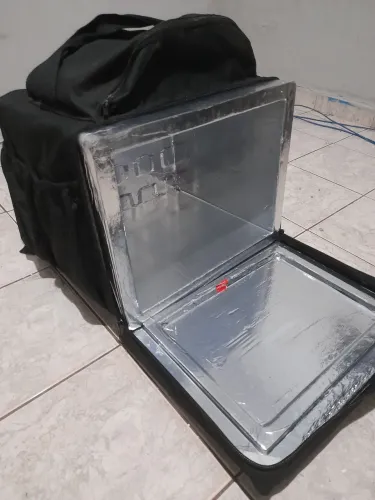 Bag em excelente estado, apenas 1 mês de uso.