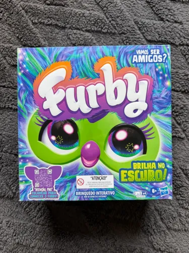 Furby Brilha no Escuro