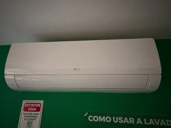 Ar condicionado LG 9 Btus acompanha + controle e acesso ao APP.