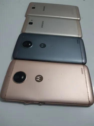 Vendo 4 Celulares Motorola e Samsung