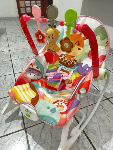 Cadeirinha de descanso menina