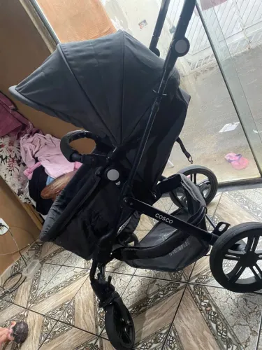 Carrinho de bebê Cosco com Moisés reversível- muito conservado 