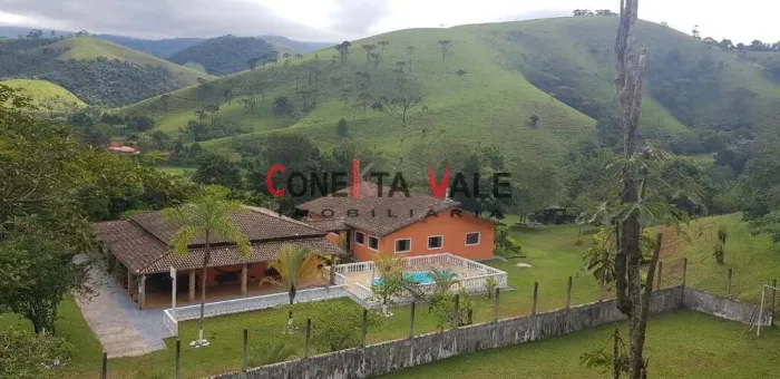 Sítio com 3 dormitórios à venda, 192 m² por R 1.800.000,00 - Zona Rural - Monteiro Lobato/