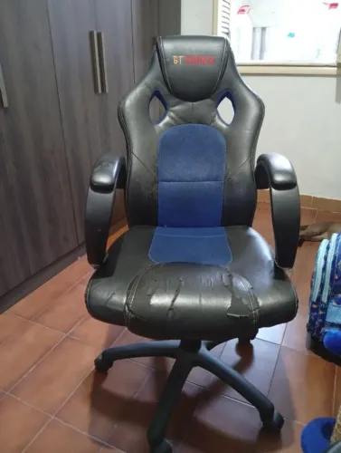 Cadeira gamer com defeito no encosto