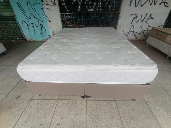 Cama box Queen size colchão herval molas ensacadas 