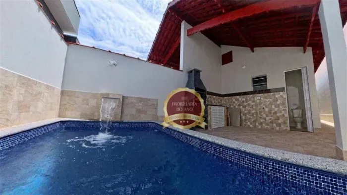 Casa com Piscina e Churrasqueira | 2 Quartos | 1 Suíte | 2 Vagas