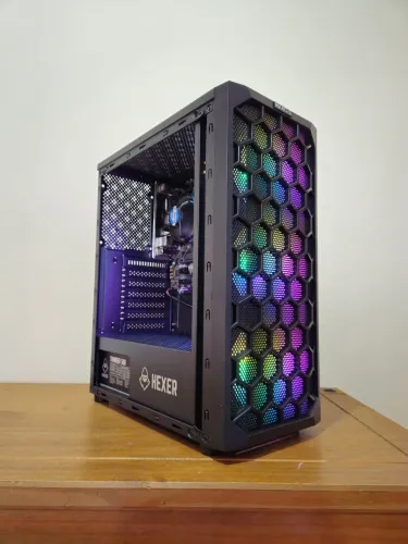PC para estudos e trabalho. Estado de novo