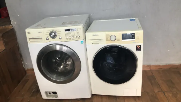 Duas máquina com defeito 