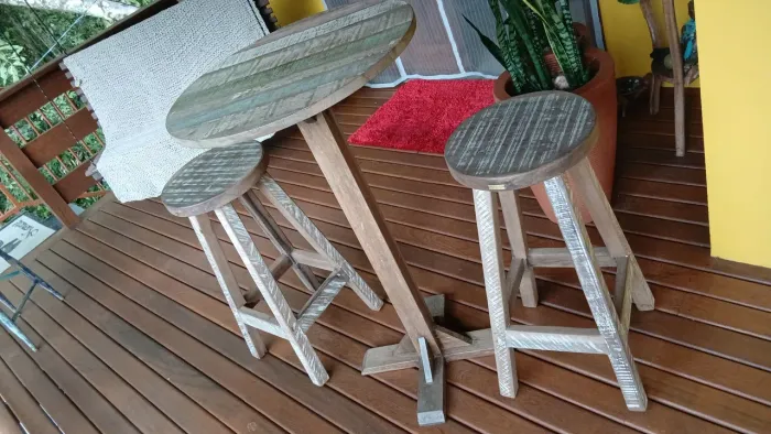 Mesa Bistrô + 2 banquetas