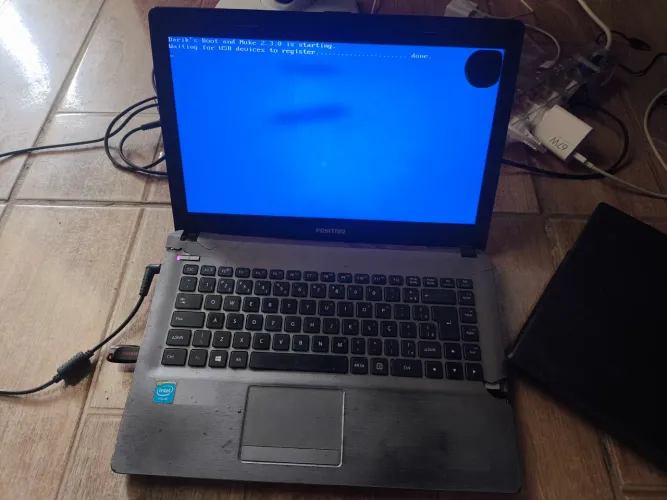 Dois notebooks positivo modelos na descrição