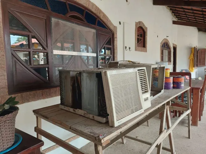 Ar condicionado usado10000btu funcionando 850reais aceito cartão