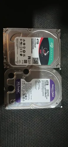 2 HDs 4TB - Seagate e WD -100% Saudáveis e Testados.