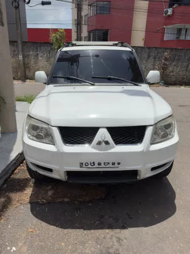 Mitsubishi Pajero TR4 2.0 Flex 16V 4X2 Aut. 2013