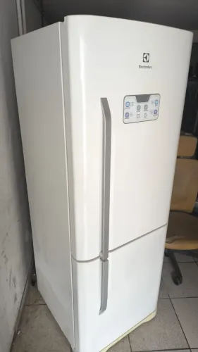 Vendo geladeira Electrolux inverse 454L 220V funcionando perfeitamente ENTREGO AINDA HOJE
