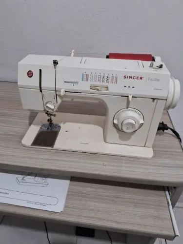 Máquina de Costura - Singer