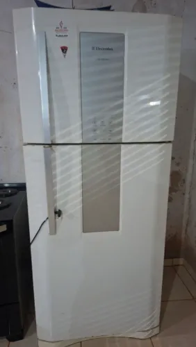 Refrigerador electrolux df80, pra retirada de peças