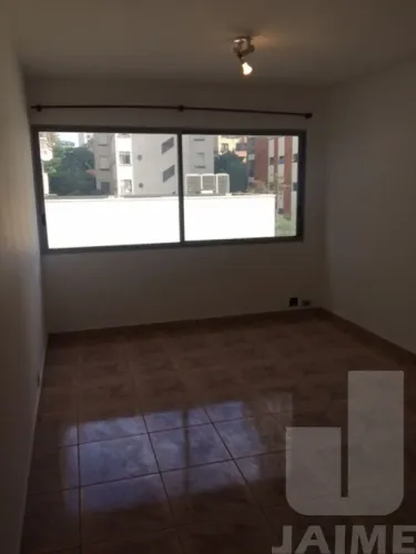 Apartamento amplo de 115 m² em localização privilegiada na Rua Bahia