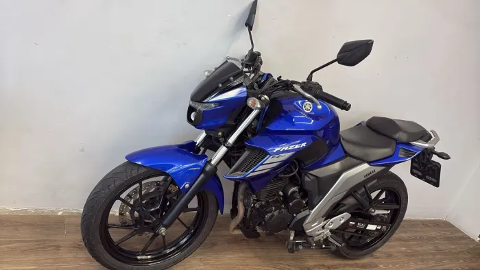 Yamaha FZ 250 azul 2022 , troco e financio , único dono