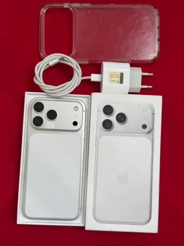 ? iPhone 17 Pro Max Branco - 256 GB