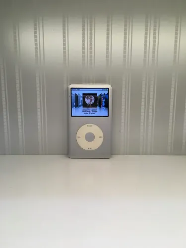 Ipod Classic 6ª 64GB SSD - Prata (Cover Flow)